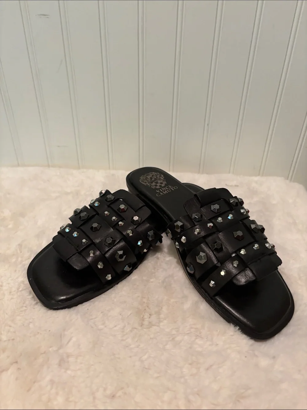 NWOT Vince Camuto Neverna Leather Black Studded Slide Sandals with Sz 8